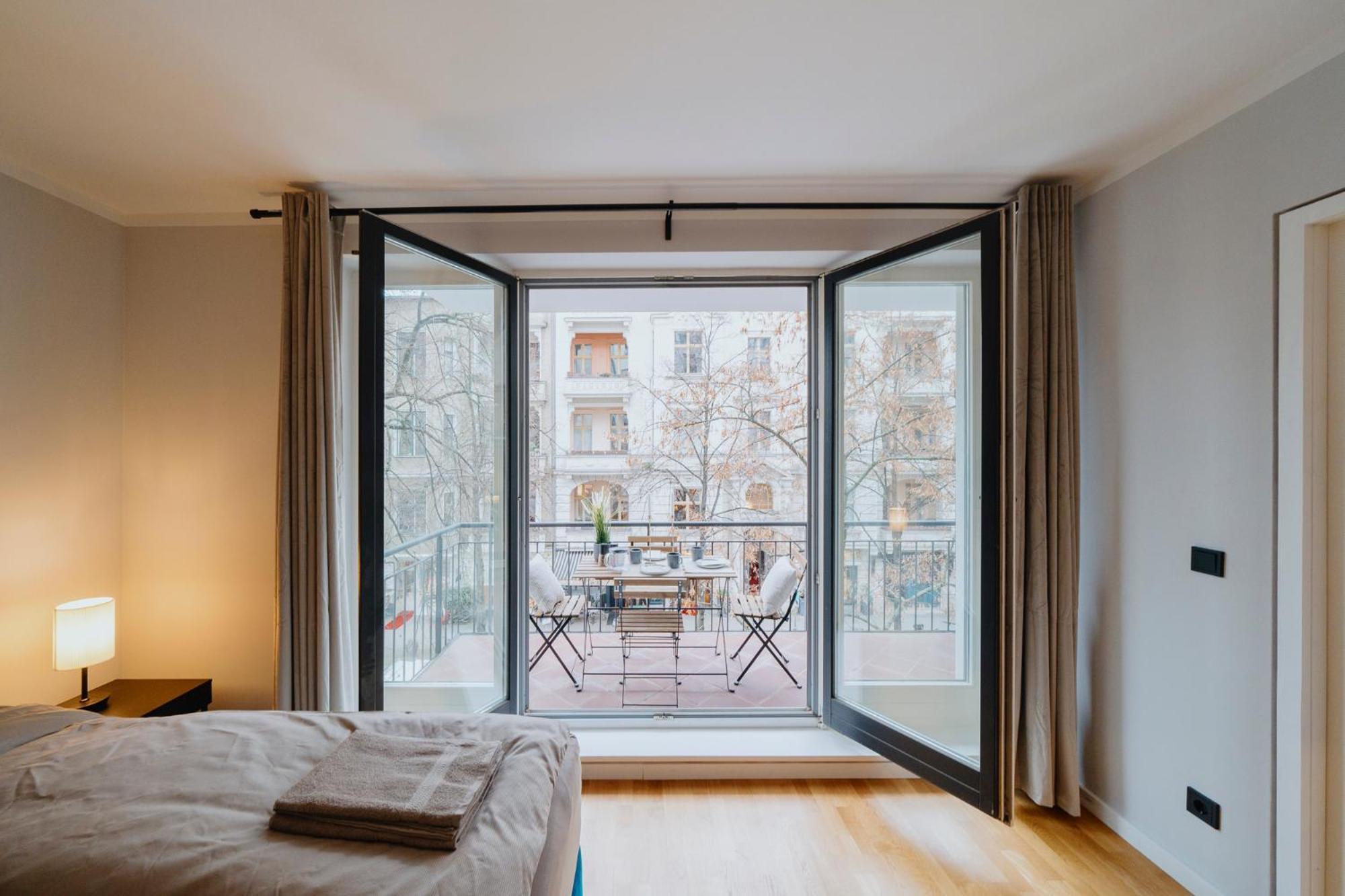 Luxurious 105m2 Penthouse In Prime Location 4 Bedroms & Balcony * Berlijn