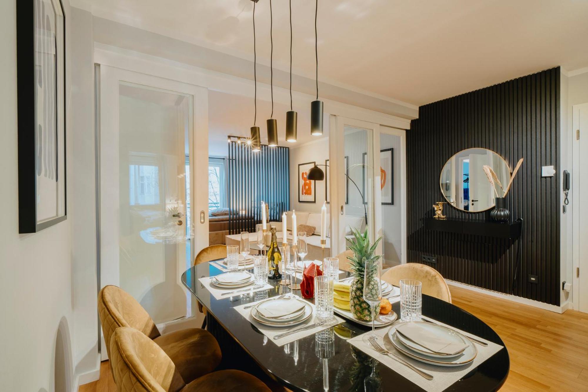 Luxurious 105m2 Penthouse In Prime Location 4 Bedroms & Balcony Appartement Berlijn