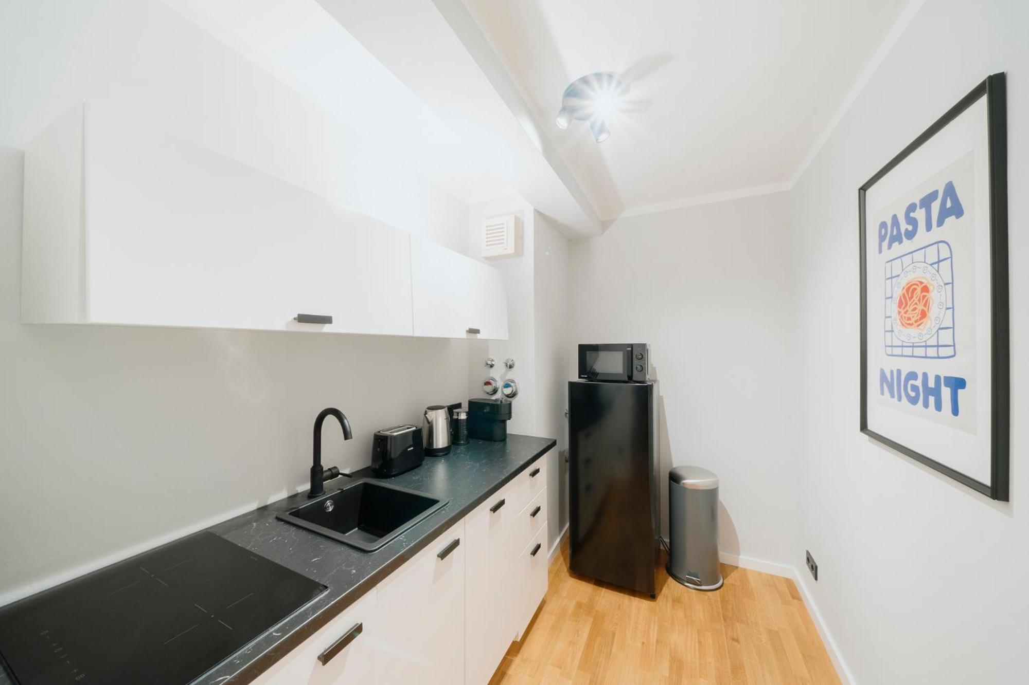 Luxurious 105m2 Penthouse In Prime Location 4 Bedroms & Balcony Appartement Berlijn