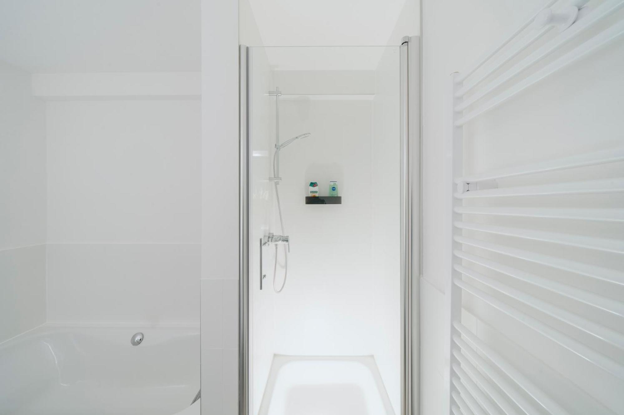Luxurious 105m2 Penthouse In Prime Location 4 Bedroms & Balcony Appartement Berlijn
